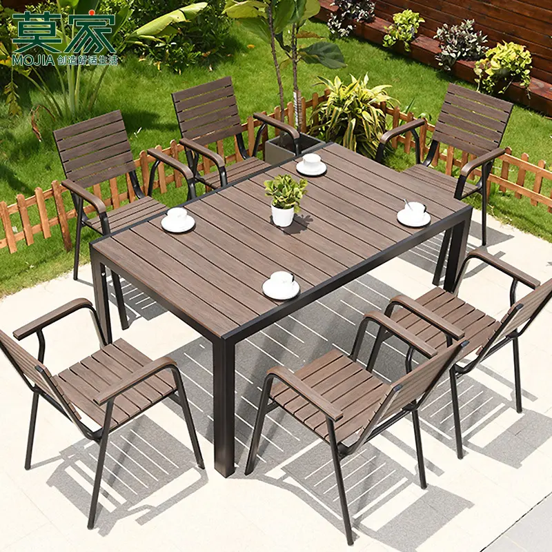 Bàn ghế gỗ nhựa ngoài trời – Giải pháp hoàn hảo cho không gian ngoại thất bền đẹp và thân thiện môi trường