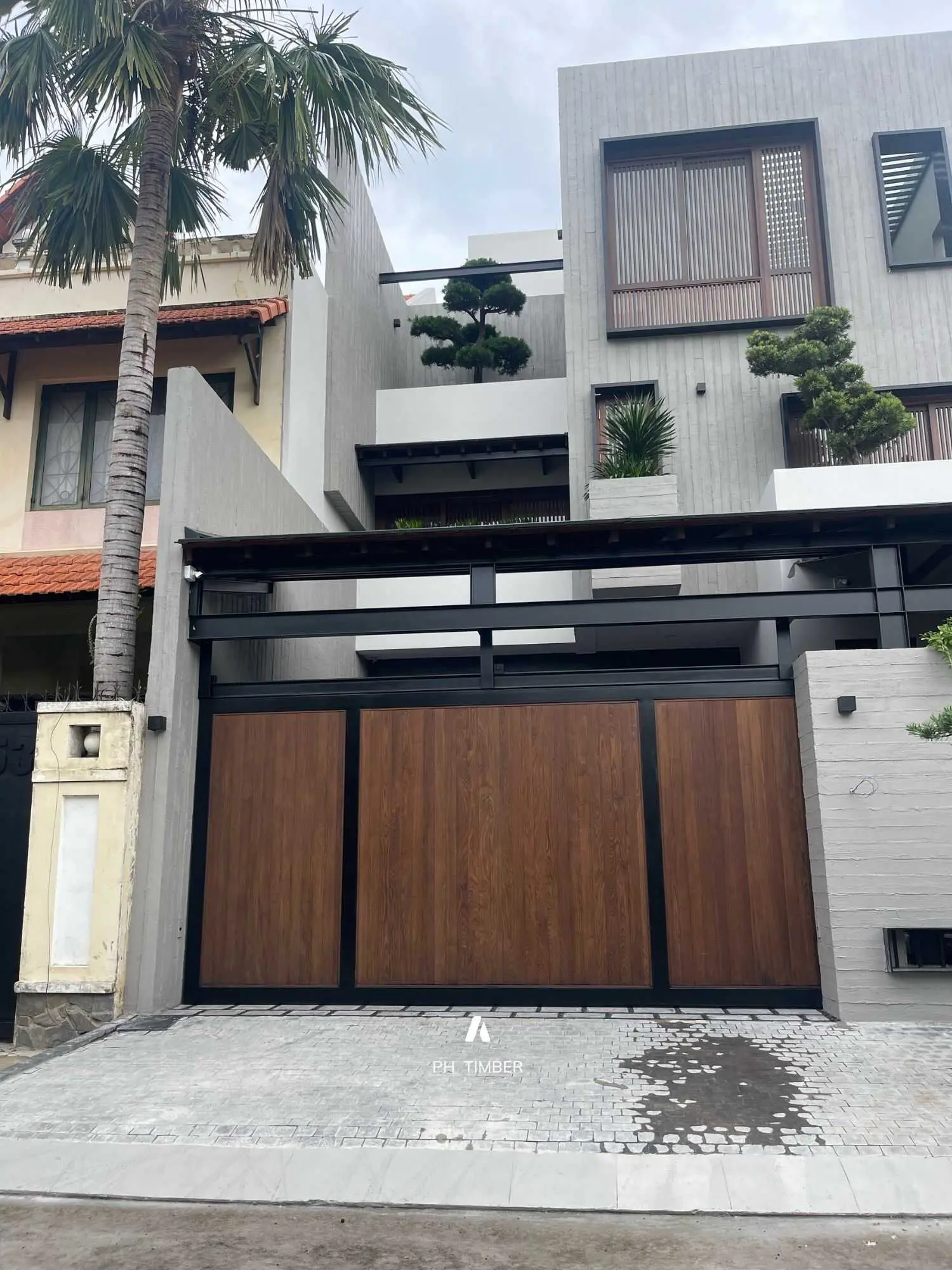 Cửa Gỗ Thông Biến Tính – Lựa Chọn Thông Minh Cho Không Gian Sống Hiện Đại Và Bền Vững