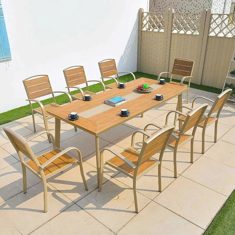Bàn ghế ngoài trời polywood – Sự lựa chọn tối ưu cho không gian sống hiện đại và bền vững