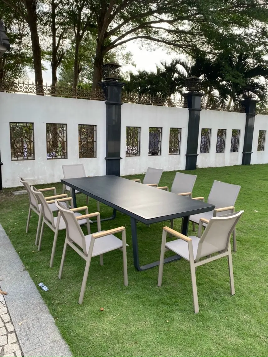 Bàn ghế ngoài trời polywood – Sự lựa chọn tối ưu cho không gian sống hiện đại và bền vững