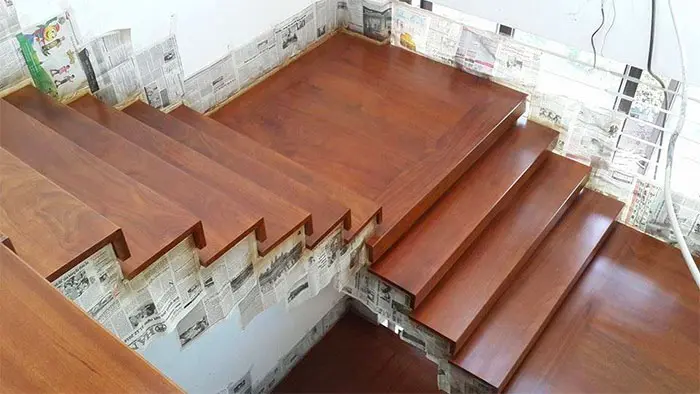 Bậc Cầu Thang Gỗ Tự Nhiên - Sự Kết Hợp Hoàn Hảo Giữa Thẩm Mỹ và Độ Bền Trong Ngôi Nhà Hiện Đại