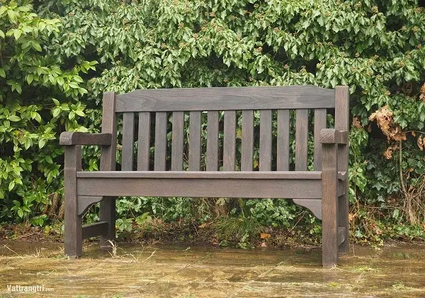 Bàn ghế gỗ biến tính - Giải pháp bền vững và đẳng cấp cho không gian ngoài trời