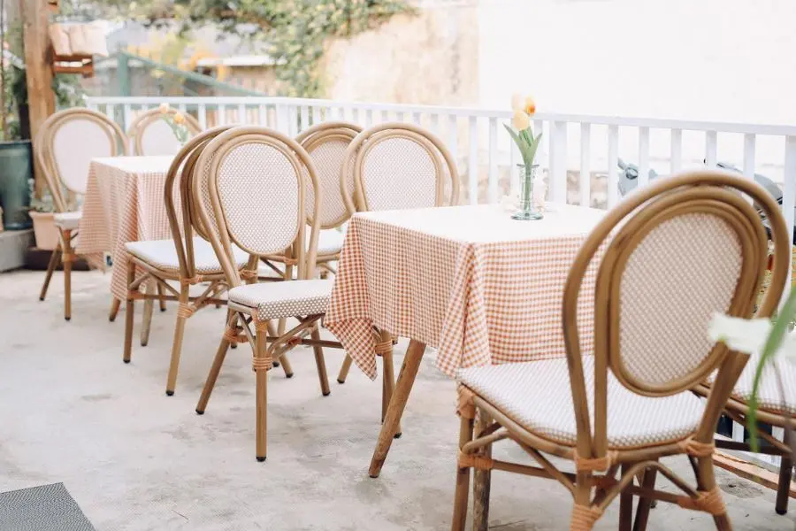 Các Mẫu Bàn Ghế Cafe của Vườn An Nam Tạo Dựng Không Gian Sang Trọng Cho Quán