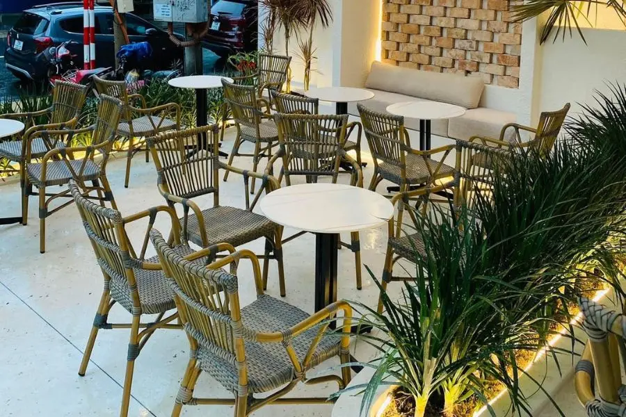 Các Mẫu Bàn Ghế Cafe của Vườn An Nam Tạo Dựng Không Gian Sang Trọng Cho Quán