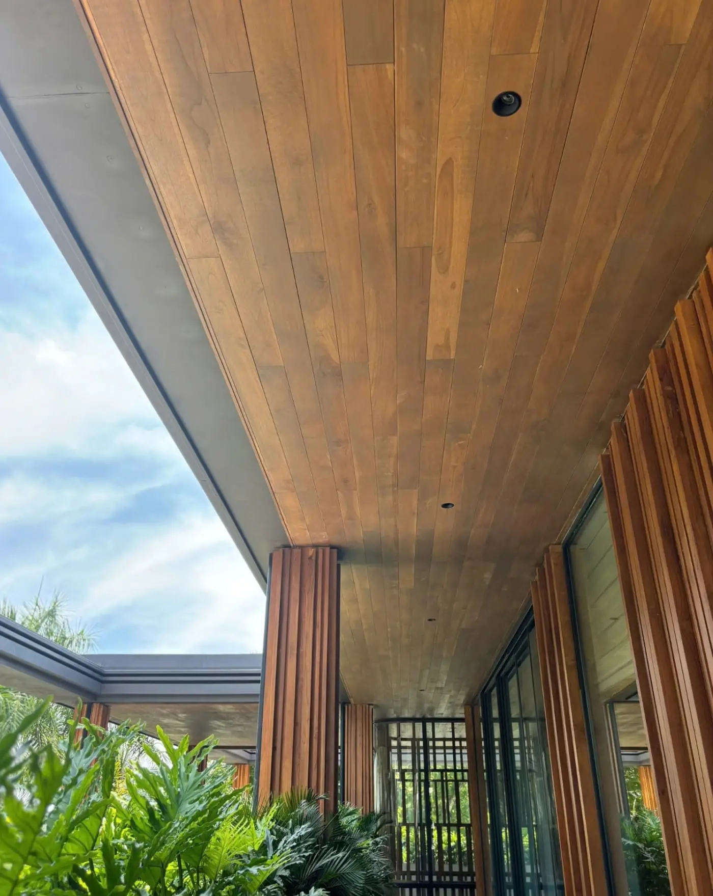 Sàn Gỗ CQ Lắp Đặt Gỗ Teak Ngoài Trời Tại Biệt Thự An Phú Từ Tháng 11 Năm 2024