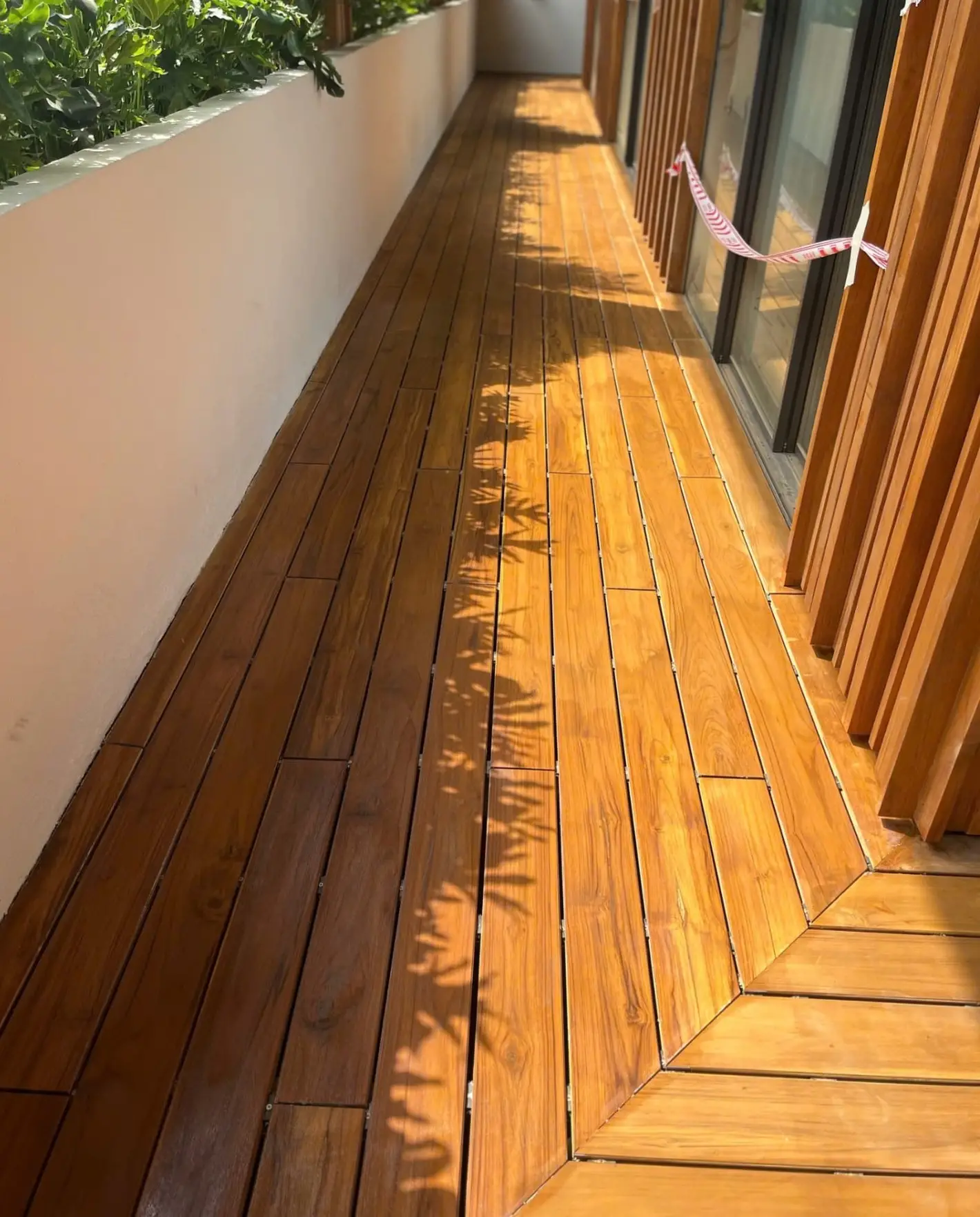 Sàn Gỗ CQ Lắp Đặt Gỗ Teak Ngoài Trời Tại Biệt Thự An Phú Từ Tháng 11 Năm 2024
