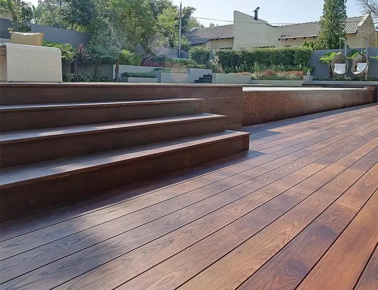 Sàn Gỗ Tự Nhiên Ngoài Trời - Hướng Dẫn Thực Hiện và Những Lưu Ý Cần Biết