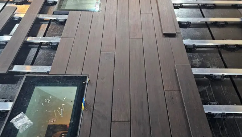 Sàn Gỗ Tự Nhiên Ngoài Trời - Hướng Dẫn Thực Hiện và Những Lưu Ý Cần Biết