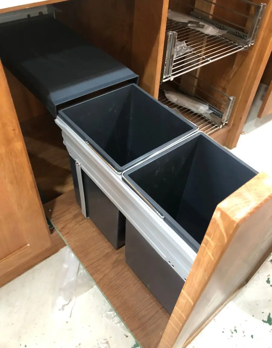 5 Sai Lầm Khi Chọn Thùng Rác Âm Tủ Có Thể Khiến Căn Bếp Của Bạn Gặp Bất Tiện 5 Sai Lầm Khi Chọn Thùng Rác Âm Tủ Có Thể Khiến Căn Bếp Của Bạn Gặp Bất Tiện