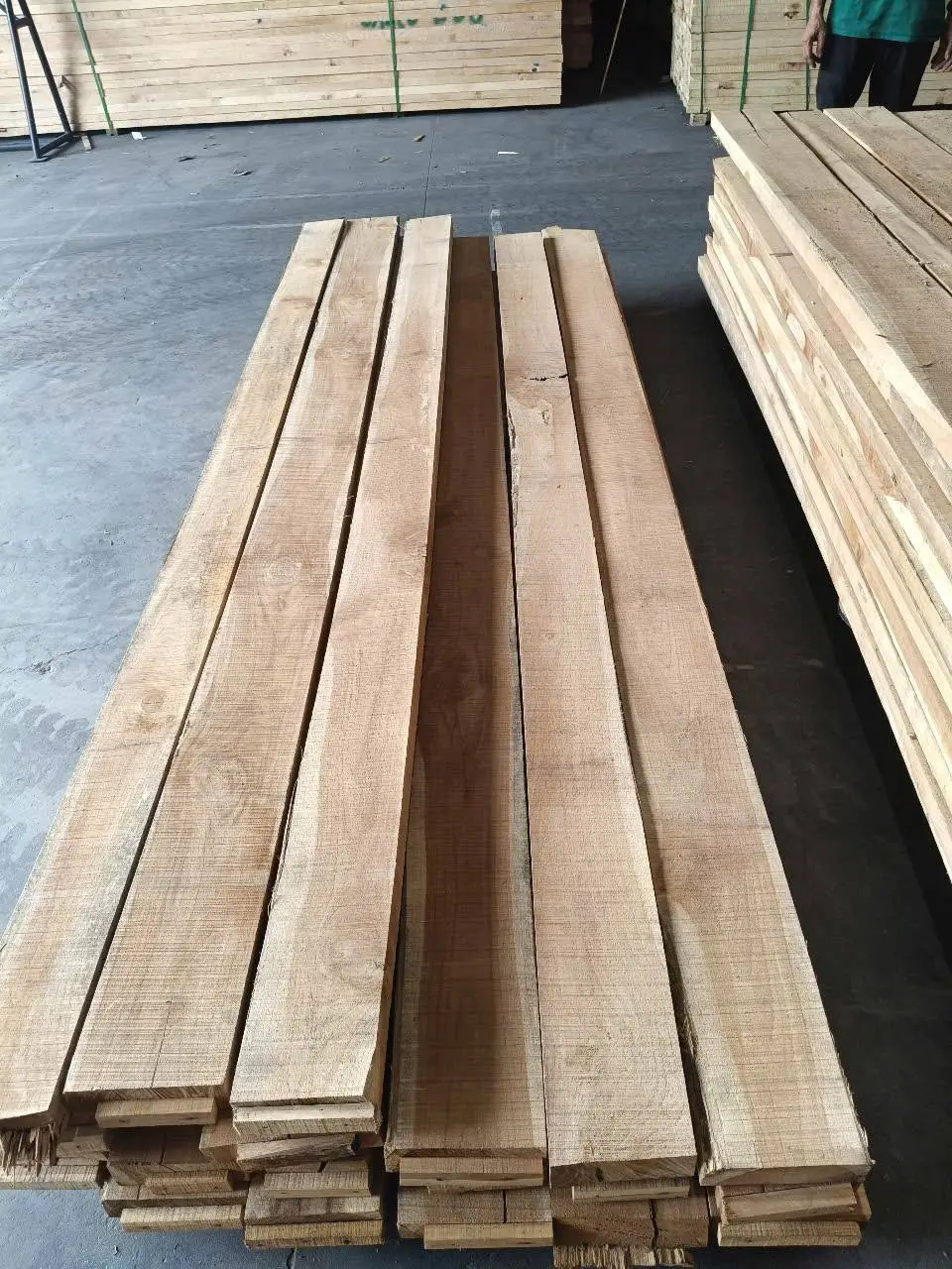 Giá gỗ teak 2026: Tổng quan về thị trường gỗ teak và dự đoán giá trong năm 2026