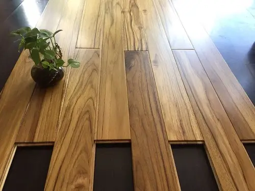 Sàn gỗ Teak cho hồ bơi: Sự lựa chọn hoàn hảo cho kiến trúc đẳng cấp
