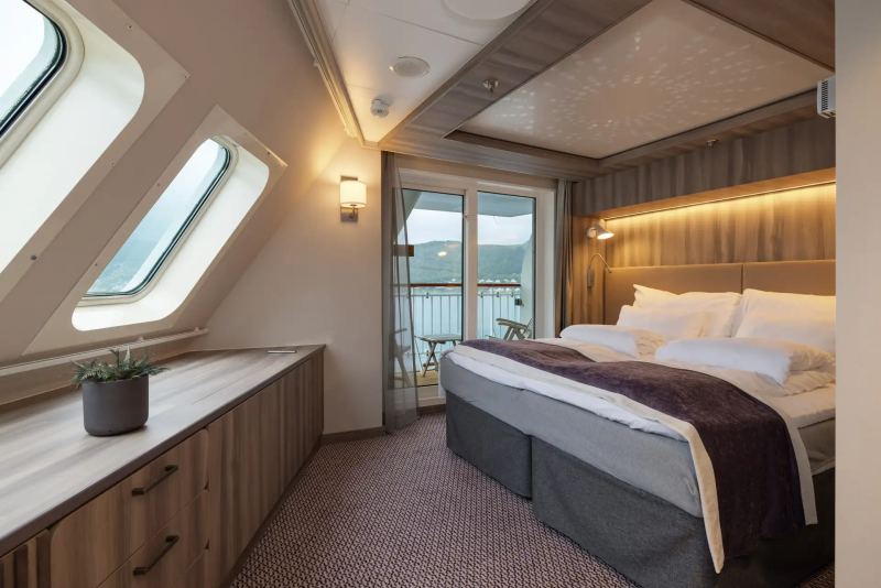 Expedition Suite - Grand Suite on middle or upper deck