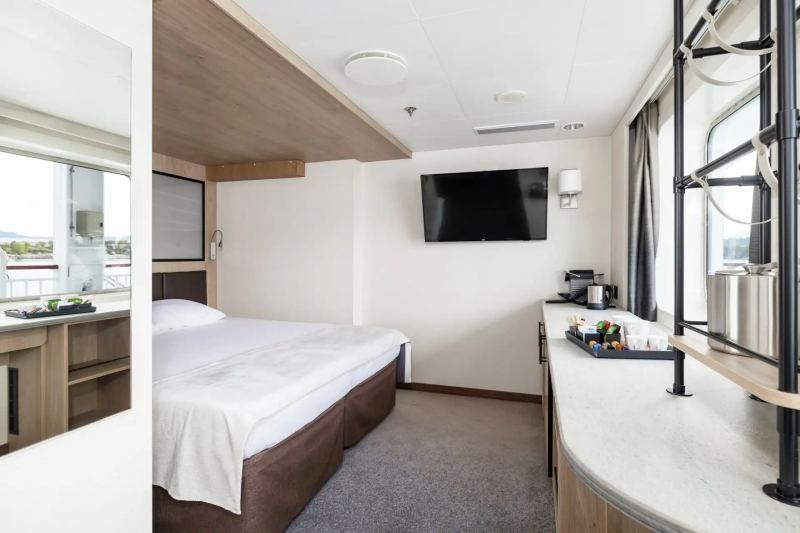 Expedition Suite - Mini suite on promenade deck