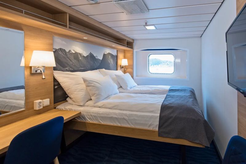 Arctic Superior - Double on upper deck with window