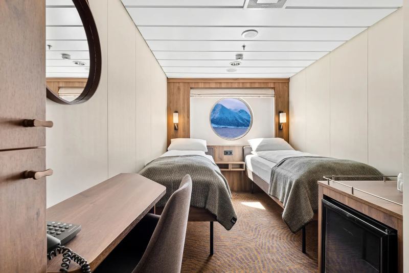 Arctic Superior - Twin on upper deck with window
