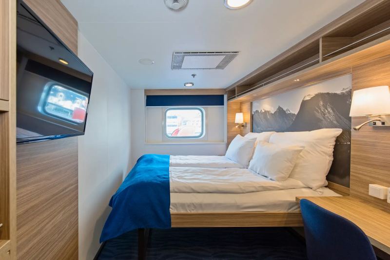 Polar Outside - Double on upper or promenade deck with window (restricted view)