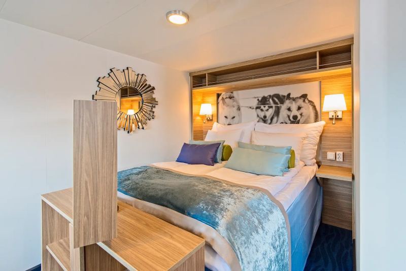 Expedition Suite - Mini suite on promenade or upper deck