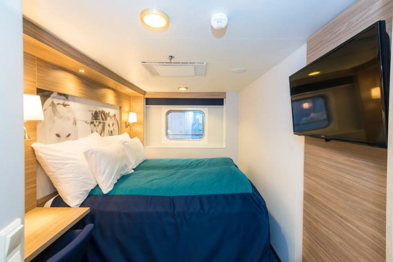 Arctic Superior - Double on promenade deck with window
