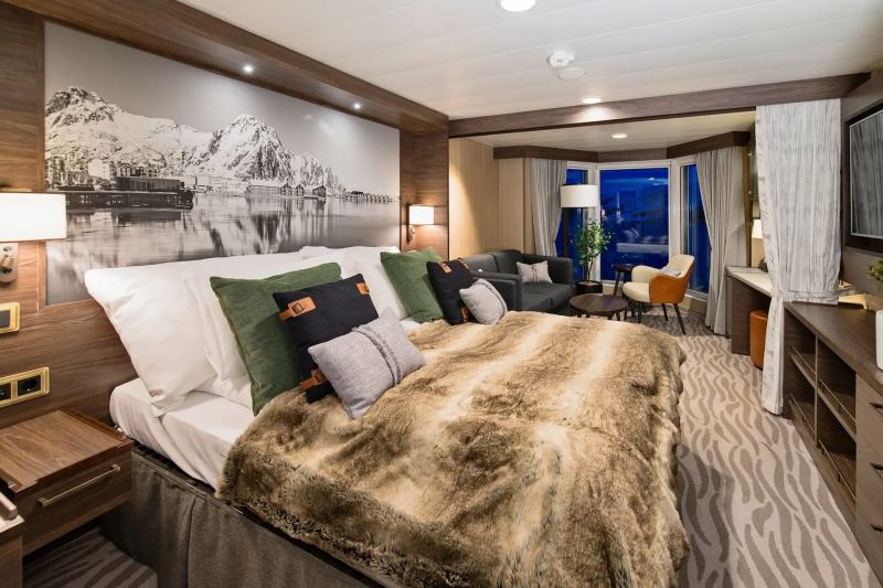 Expedition Suite - Two-bed suite on upper deck