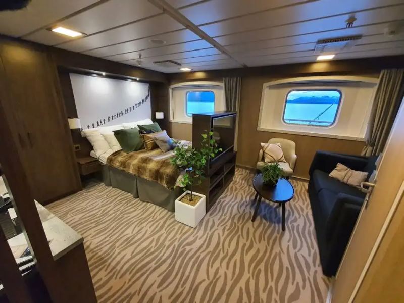 Expedition Suite - Mini suite on upper or promenade deck