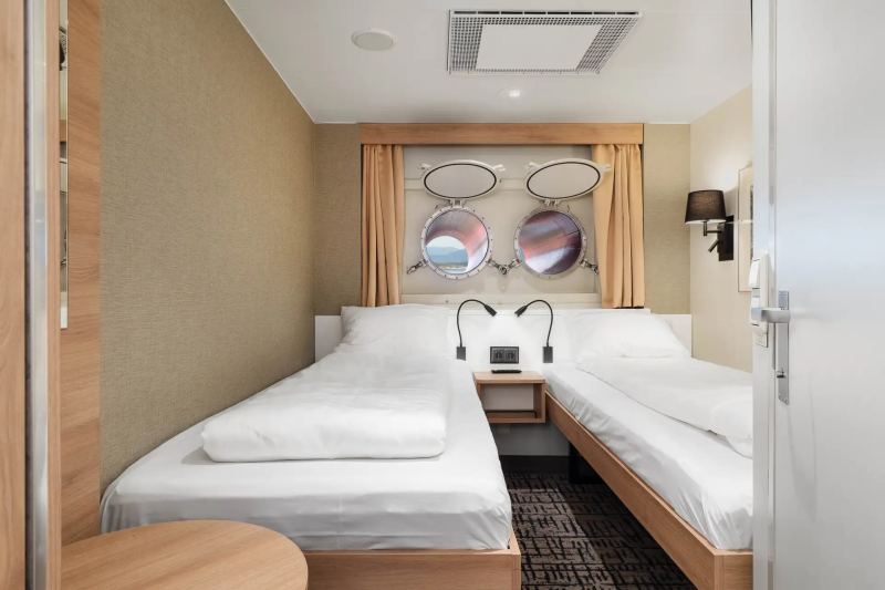 Polar Outside - Twin on lower deck with porthole