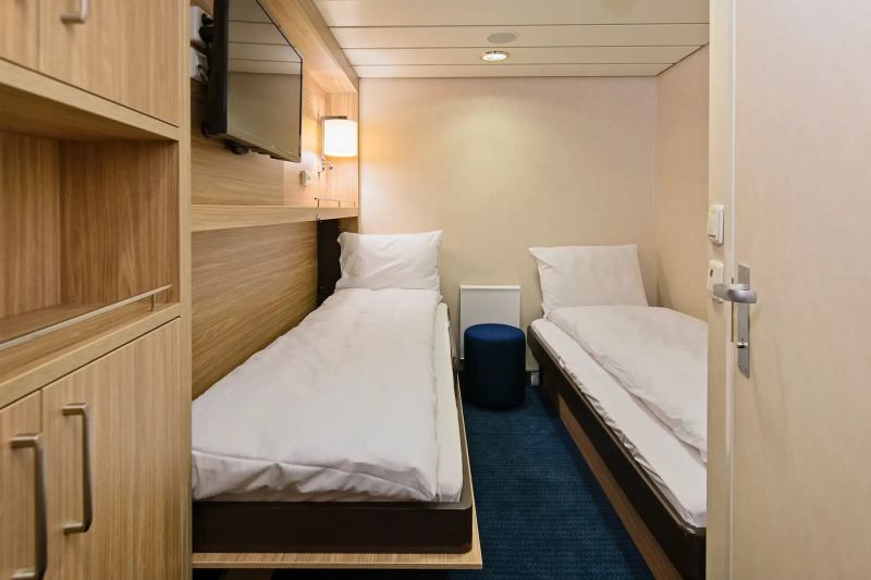Polar Inside - Twin on promenade deck