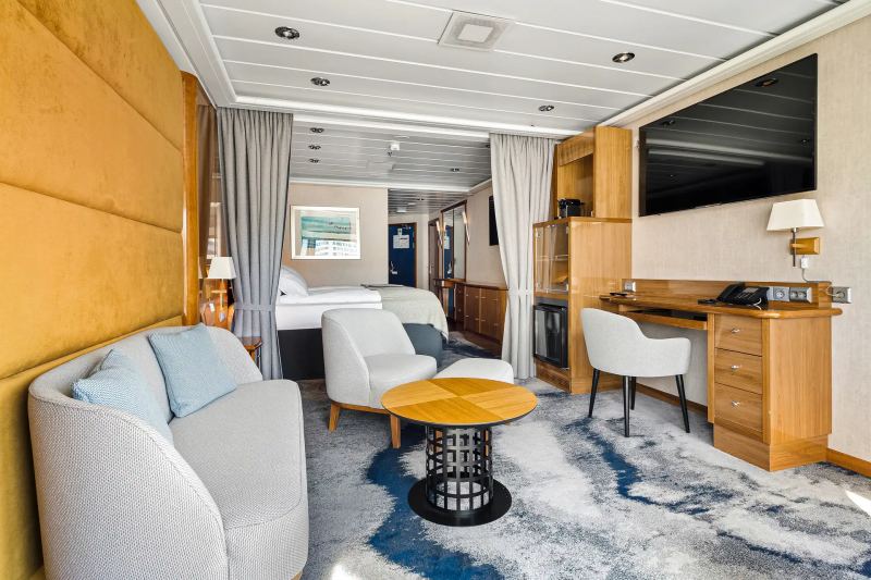 Expedition Suite - Grand Suite on middle or upper deck