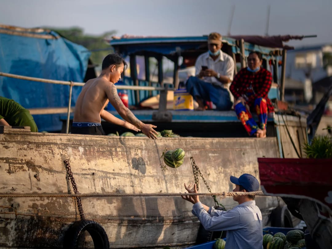 Boats trading at a floating market