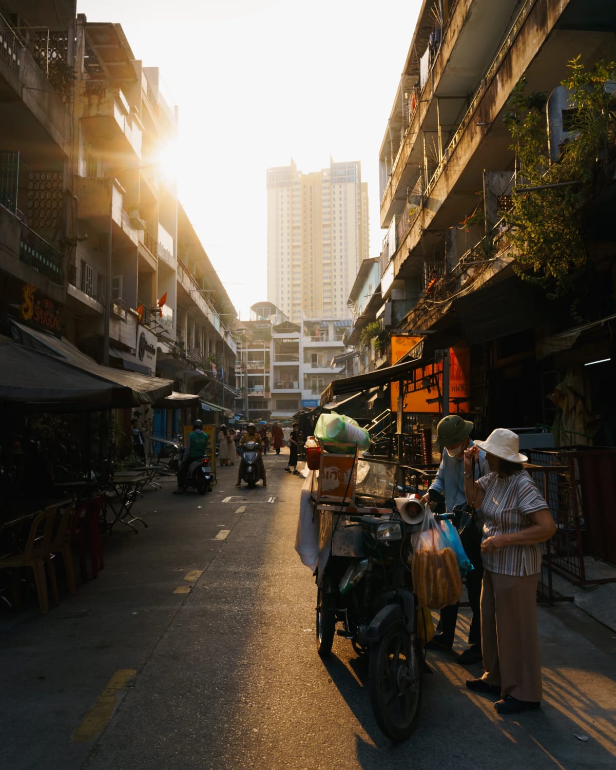 Street photography from Saigon (HCMC) by Thanh Tùng