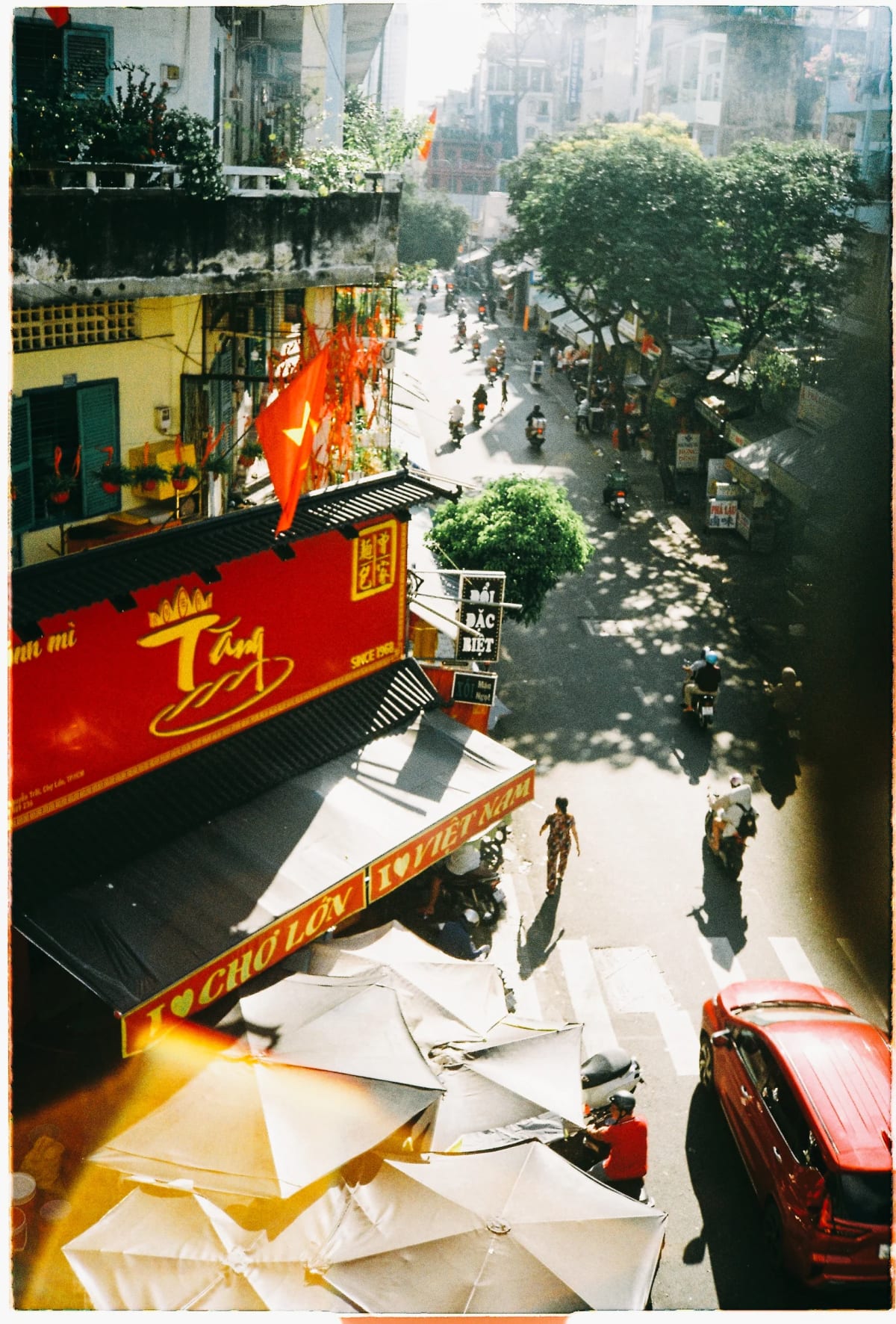 Street photography from Saigon (HCMC) by Trần Tầm Thường