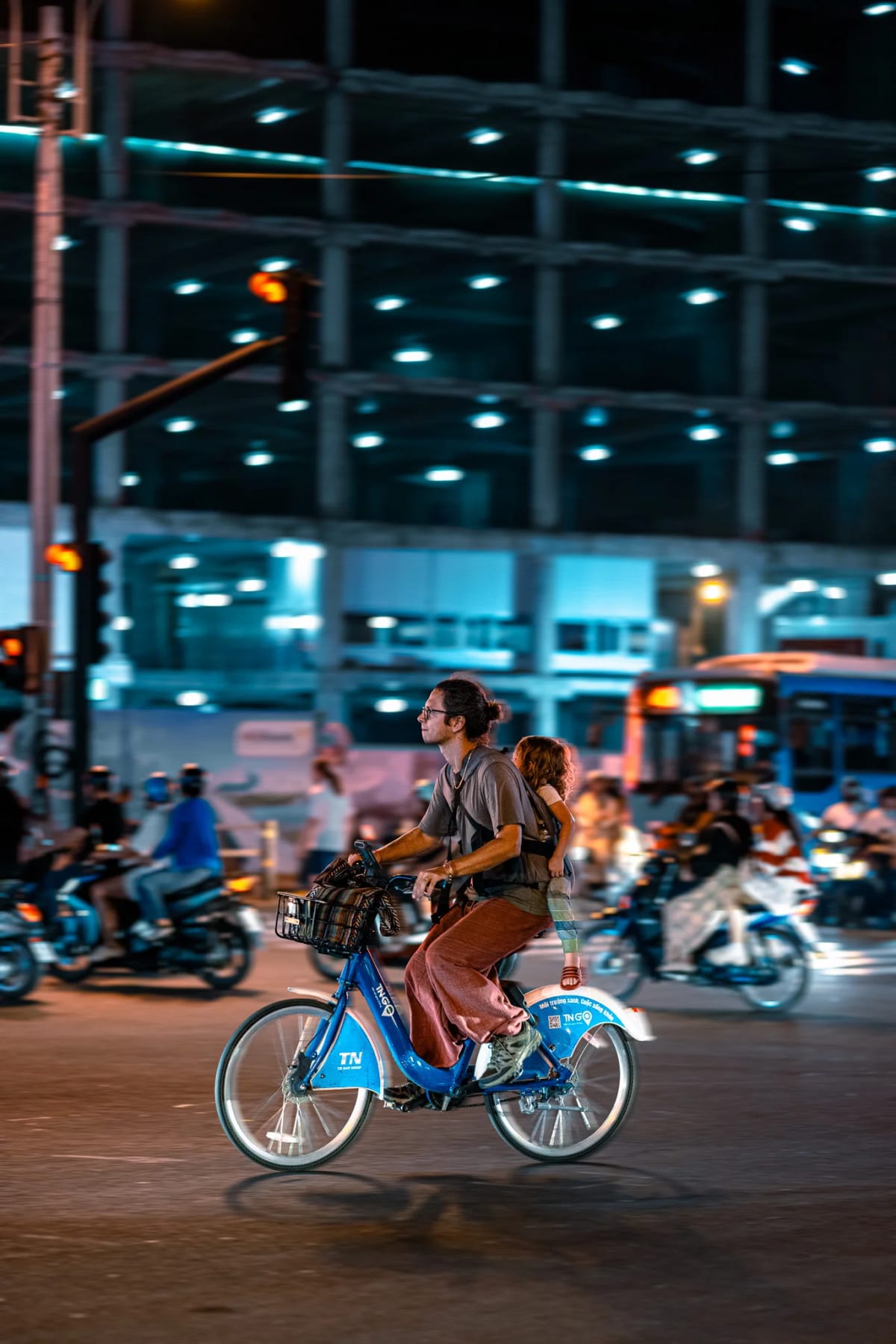 Street photography from Saigon (HCMC) by Nguyễn Tam Phương