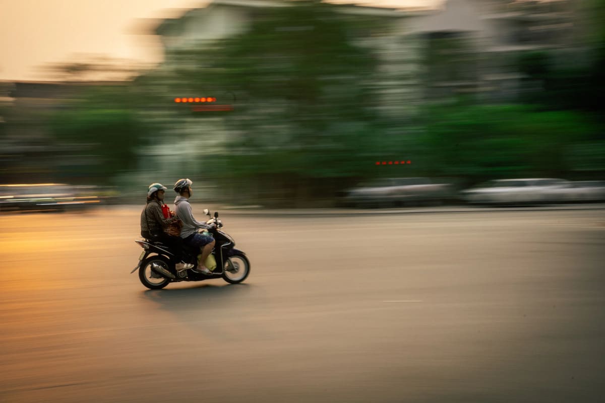 Street photography from Hanoi by Andrew King