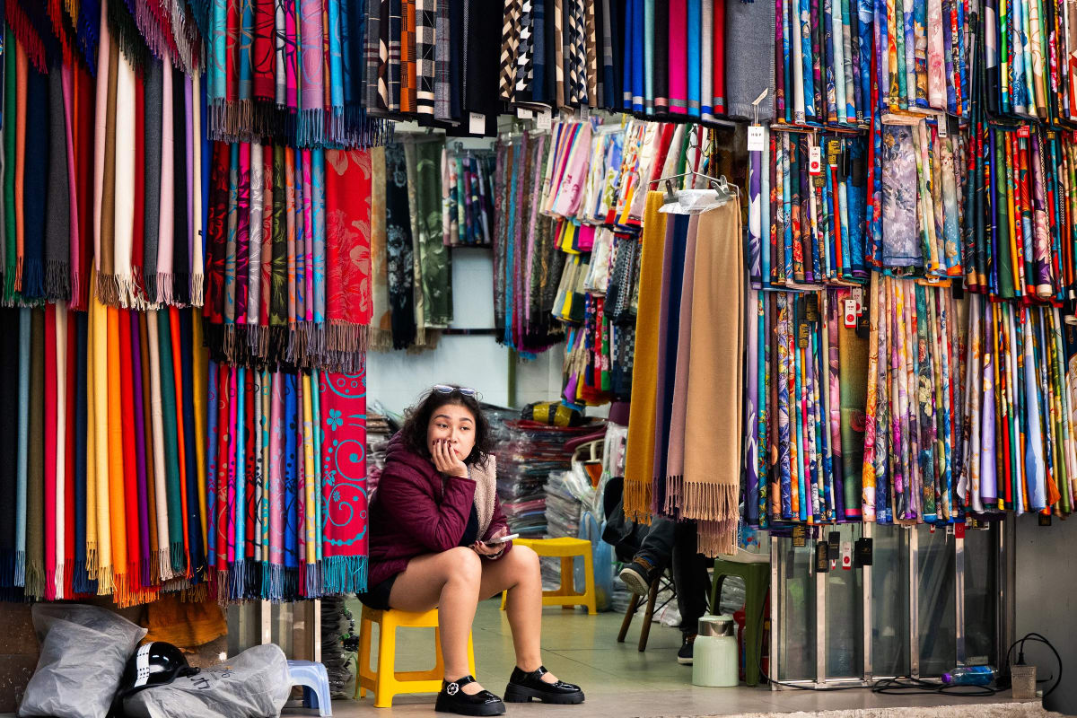 Street photography from Hanoi by Dustin