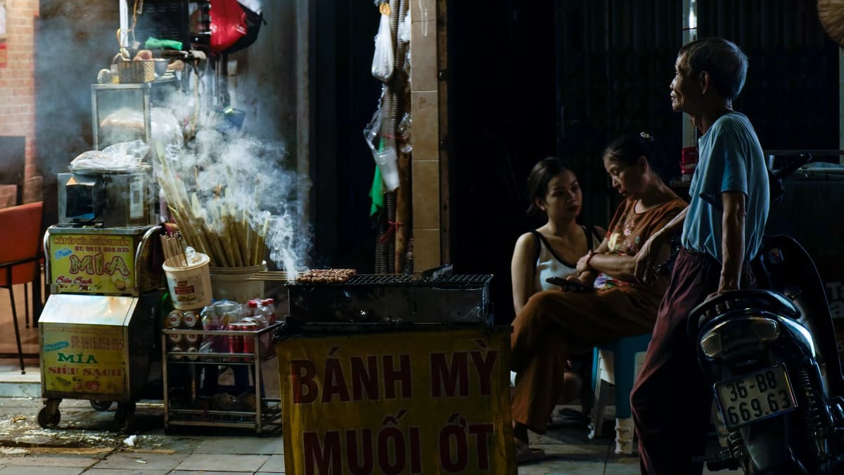 Street photography from Hanoi by Pham Viet Anh