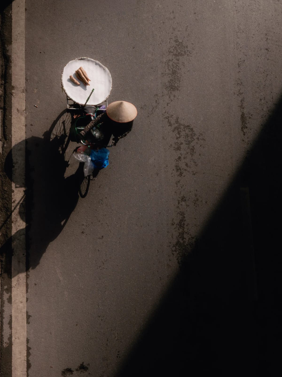 Street photography from Hanoi by Maud Peron