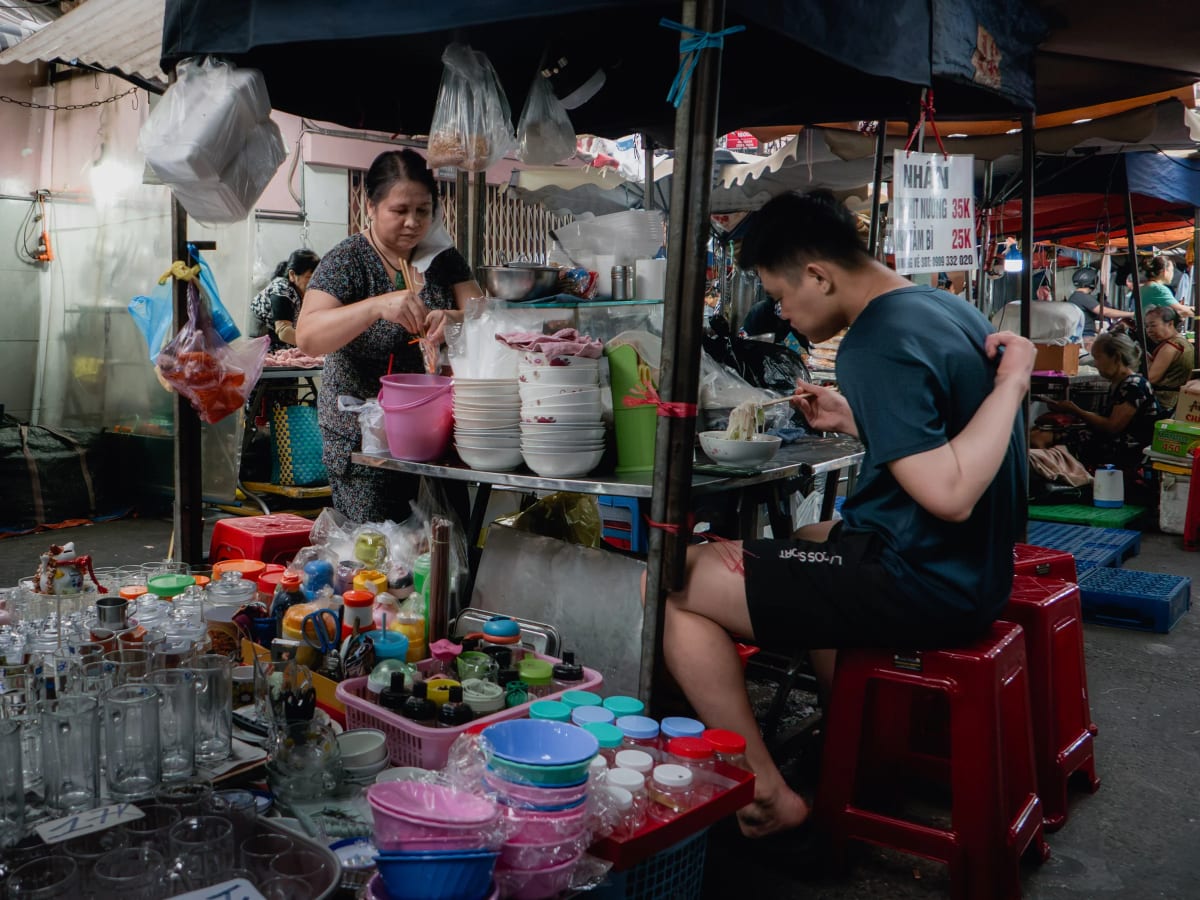 Street photography from Saigon (HCMC) by Maud Peron