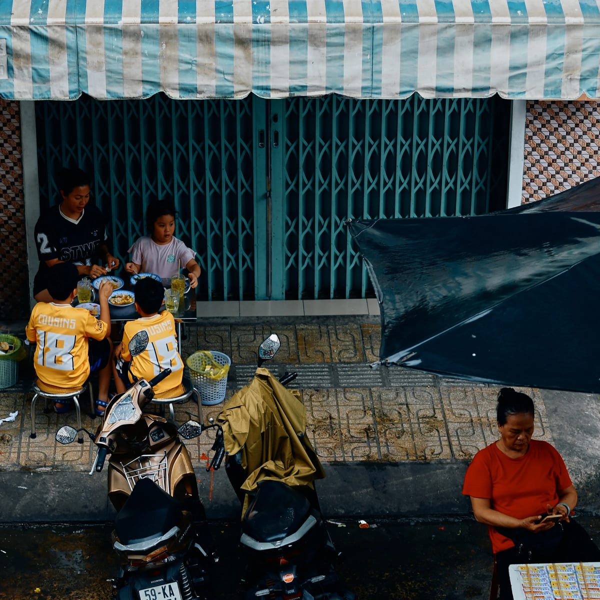 Street photography from Saigon (HCMC) by Minh Trần