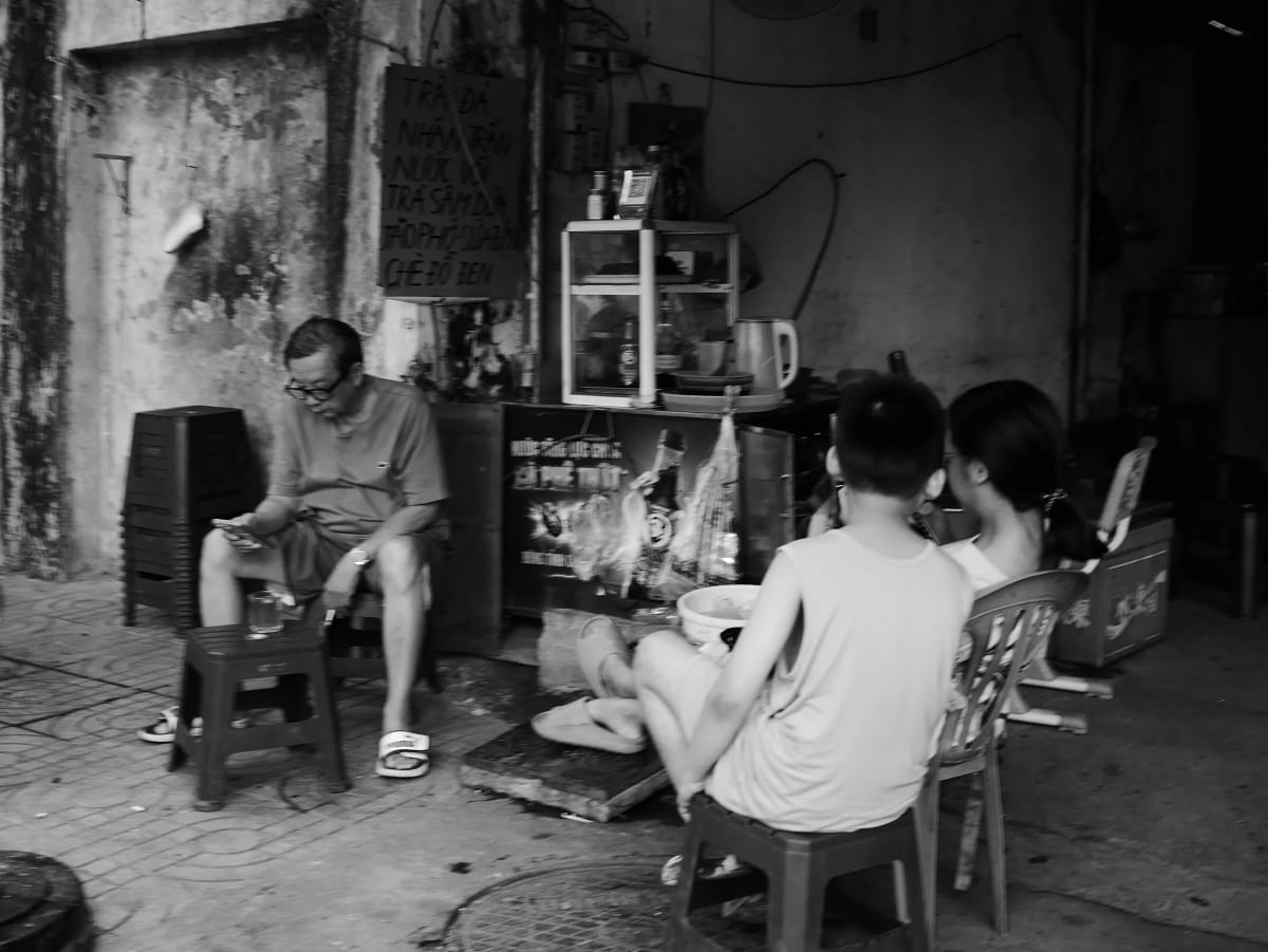 Street photography from Hanoi by Nguyễn Anh Dũng