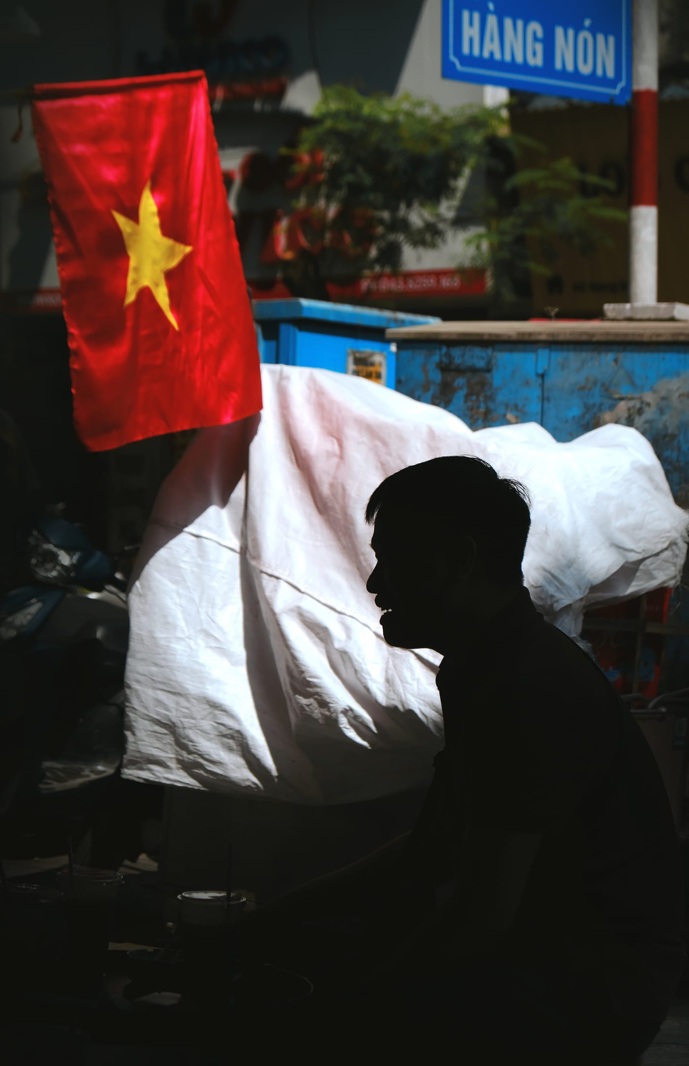 Hanoi street scene — Dao Duy Duong