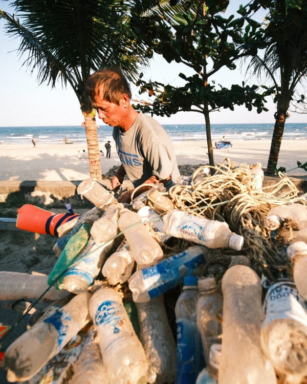 Street photography from Da Nang by Hau