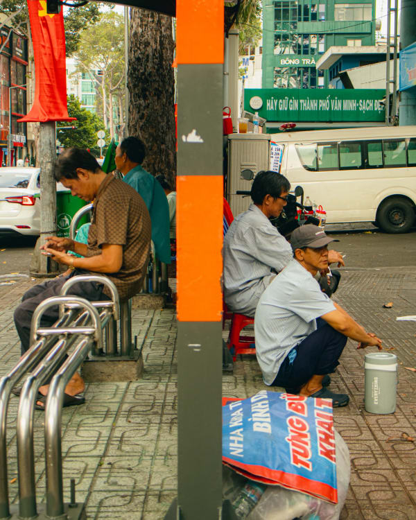 Street photography from Saigon (HCMC) by Đỗ Huy Hoàng