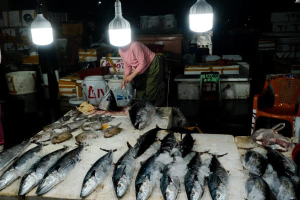 Street photography from Da Nang by Carleo Chua