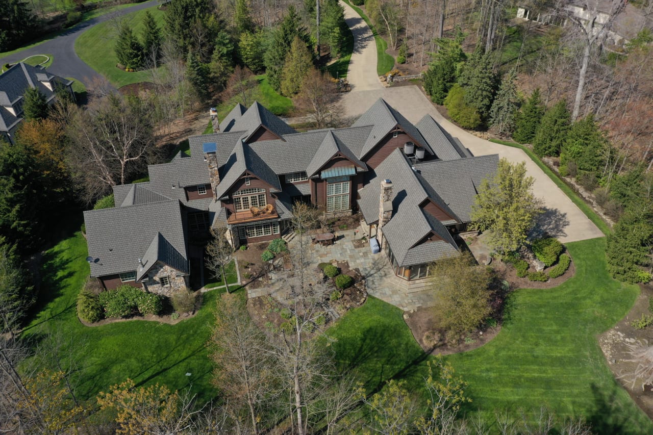 70 Rydal Wood Ln, Moreland Hills, OH