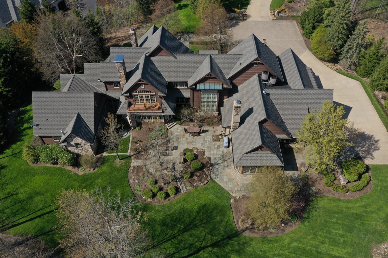 70 Rydal Wood Ln, Moreland Hills, OH