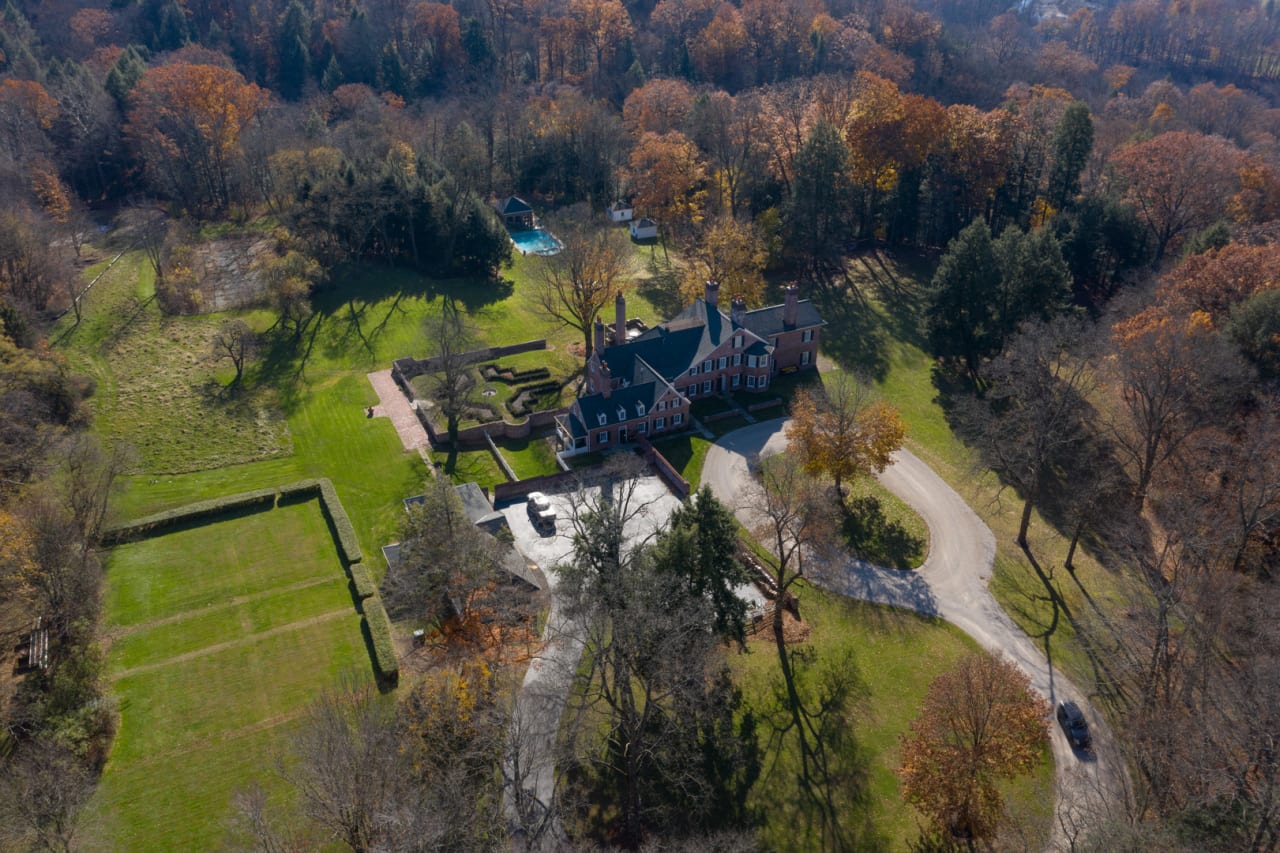 115 Quail Ln, Moreland Hills, OH