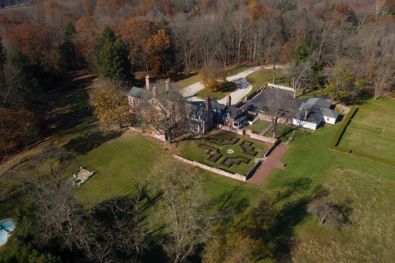 115 Quail Ln, Moreland Hills, OH