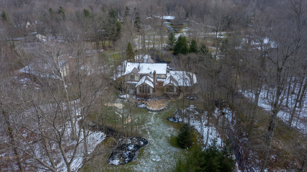 1740 Carriage Place, Gates Mills, OH