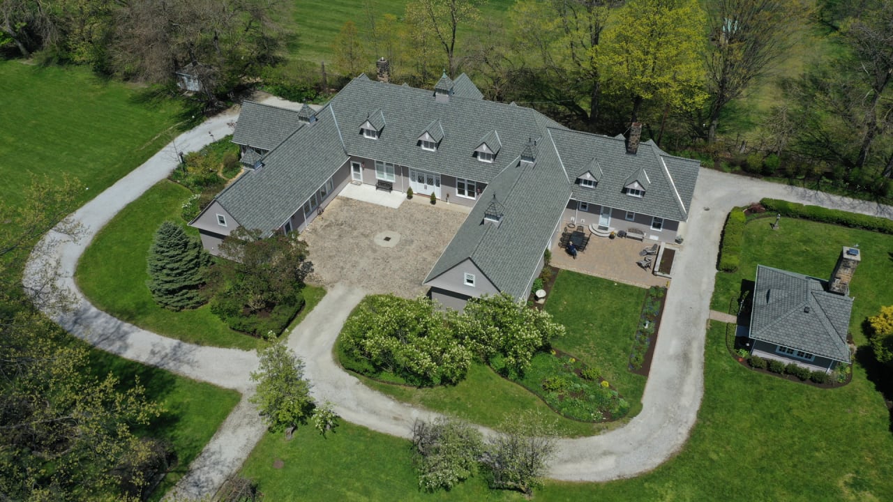 11341 Lakeshore Blvd, Bratenahl, OH