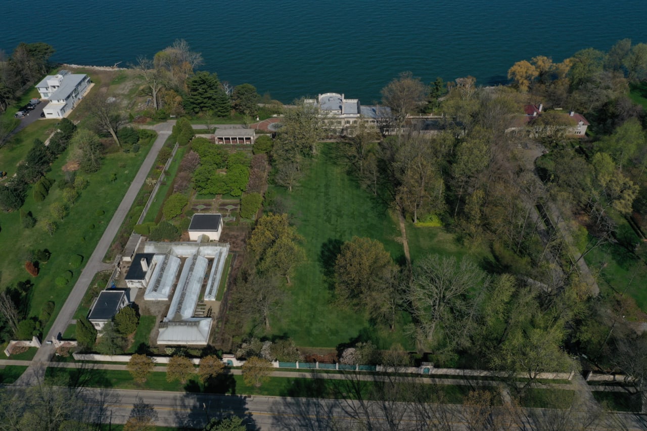 12407 Lakeshore Blvd, Bratenahl, OH