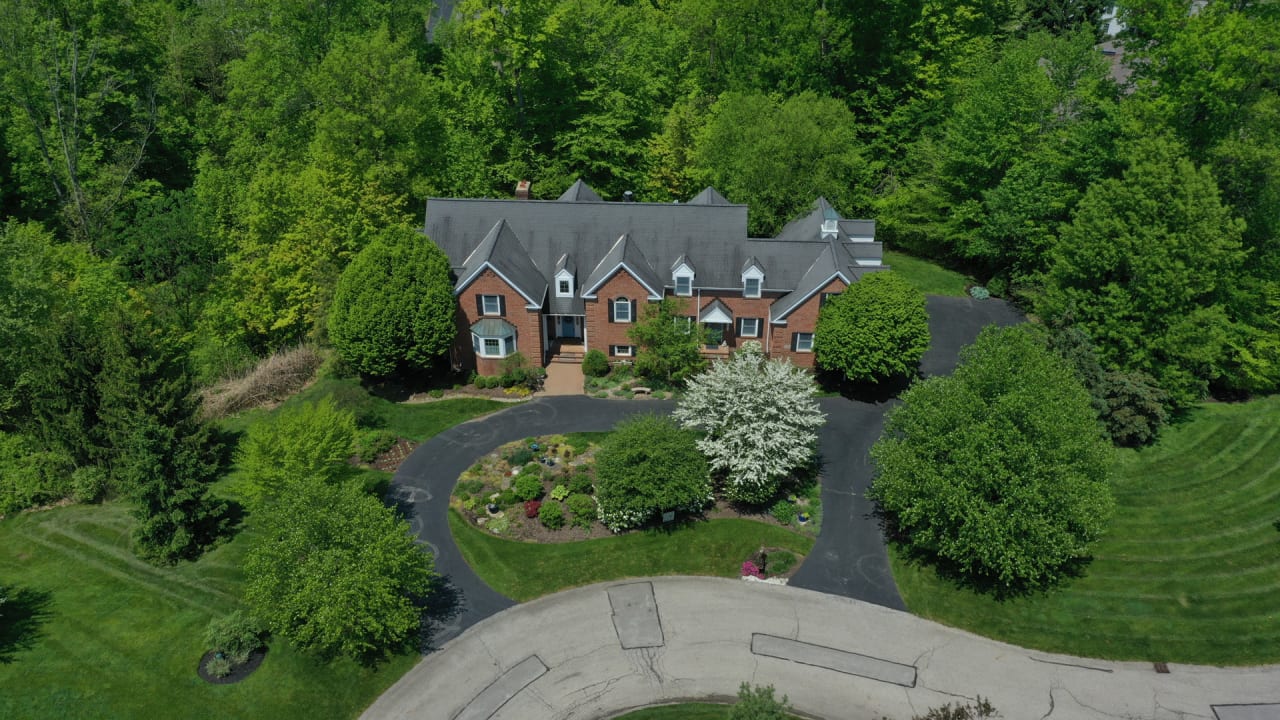 17480 Deepview, Chagrin Falls, OH
